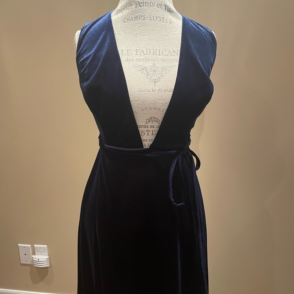 Aidan Mattox Navy Blue Velvet Maxi Dress with Plunging V-Neck & High Slit - Picture 6 of 9